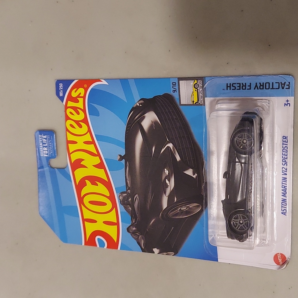 Hot Wheels Aston Martin V12 Speedster